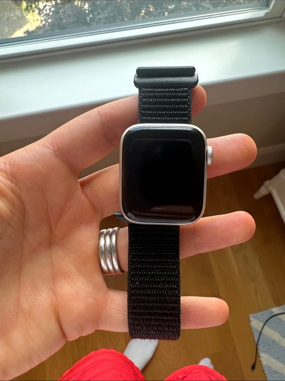 Apple Watch SE 40MM with Black Band - Silver Case